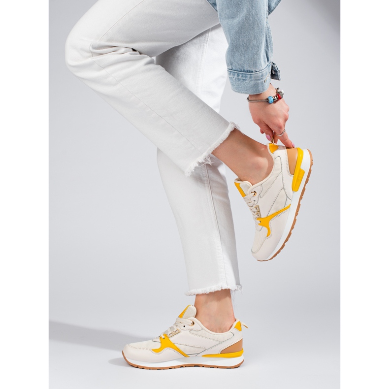 Női sportcipő Shelovet bézs 2