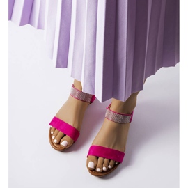 Rózsaszín, strasszokkal díszített szandál a Dufresne-től 1