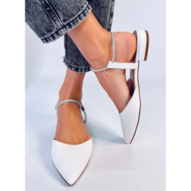 BM Nyitott sarkú balerinák a Durie White-tól fehér 1