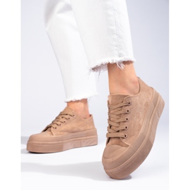 Velúr magas platformú tornacipő bézs Shelovet színben 1