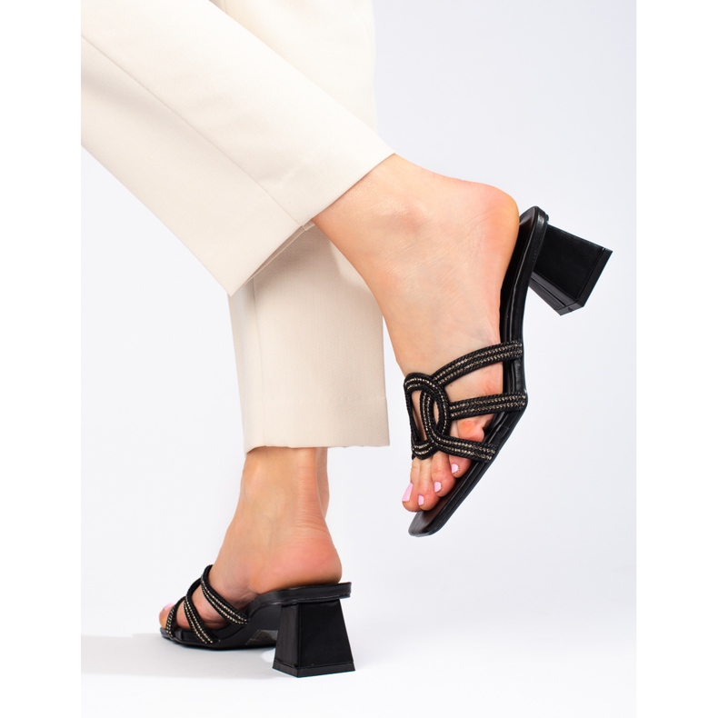 Női elegáns fekete Shelovet papucs a poszton 2