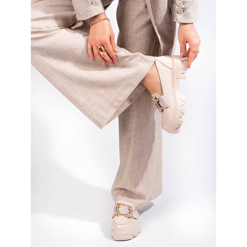 W. Potocki Bézs színű női cipő Shelovet csattal 2 W. Potocki Bézs színű női cipő Shelovet csattal 2