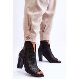 BM Áttört Csizma Sarkán Fekete Florina 2