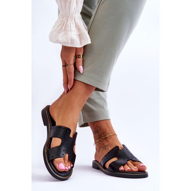 Lemar Női papucs dekoratív kivágásokkal Fekete Emily 2