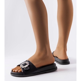 Griegsvei strasszokkal díszített fekete csúszdák 2