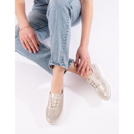 Női bőr áttört cipő a Shelovet arany platformon aranysárga 1