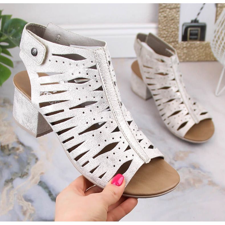 Kényelmes szandál áttört sarokkal Rieker 64676-60 ezüst 1