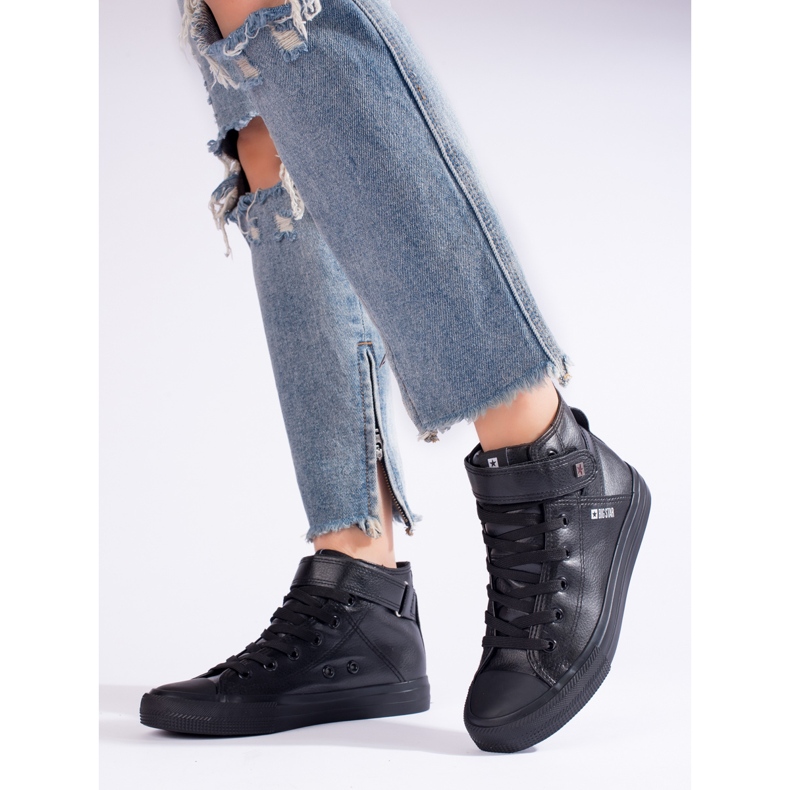 Női fekete magas tornacipő Big Star V274542 1