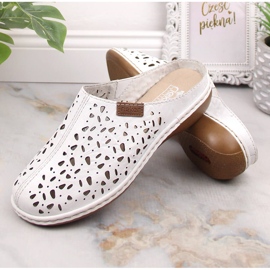 Rieker 65996-80 áttört fehér teljes bőr csúszkák gumival 2