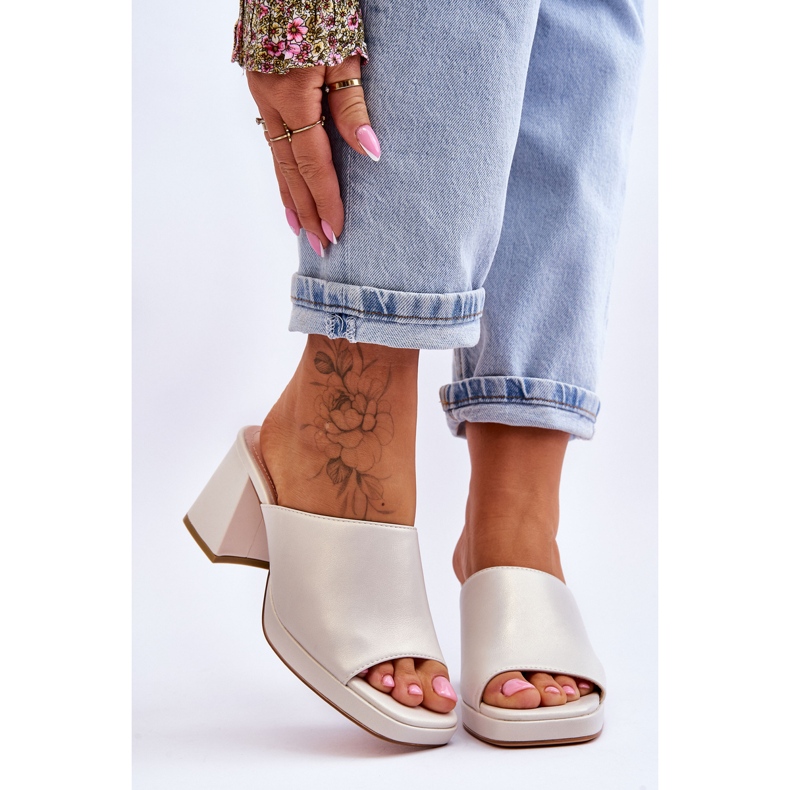 Divatos sarkú papucs Sergio Leone KL322 Pearl bézs 1