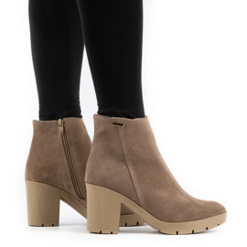 Olivier Riva női velúr szigetelt csizma sötét bézs színben 1