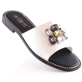 Női lapos kényelmes fehér papucs cirkóniákkal S.Barski Kv 2775-31 2