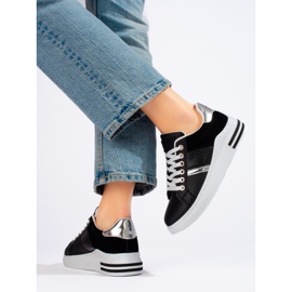 Fekete tornacipő vastag talppal a Shelovet márkától 2