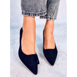 Pumpák egy Fiona Black tűsarkún fekete 1