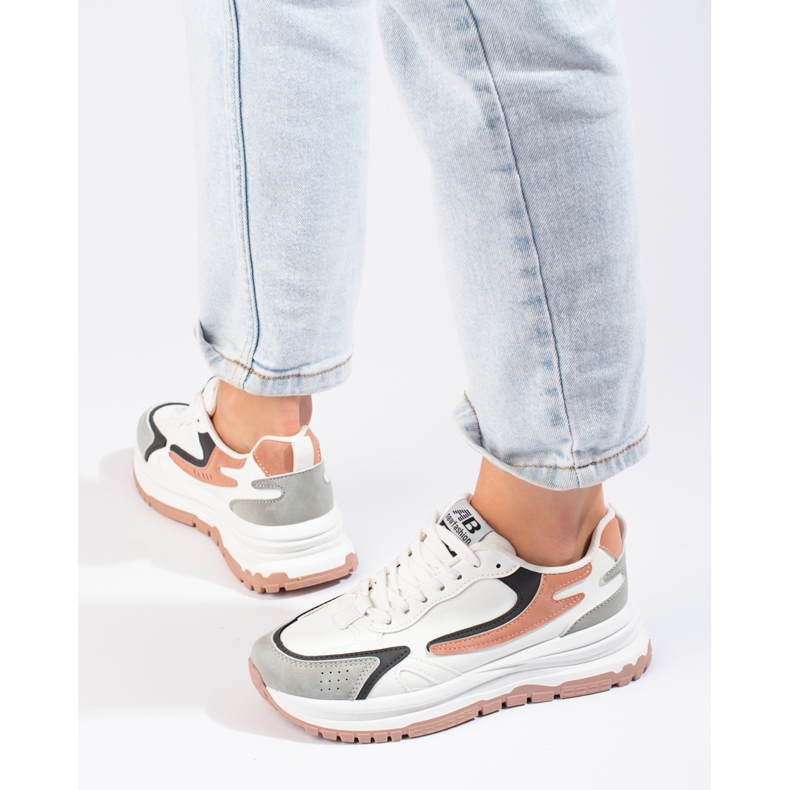 Női tornacipő vastag talpon Shelovet fehér 2