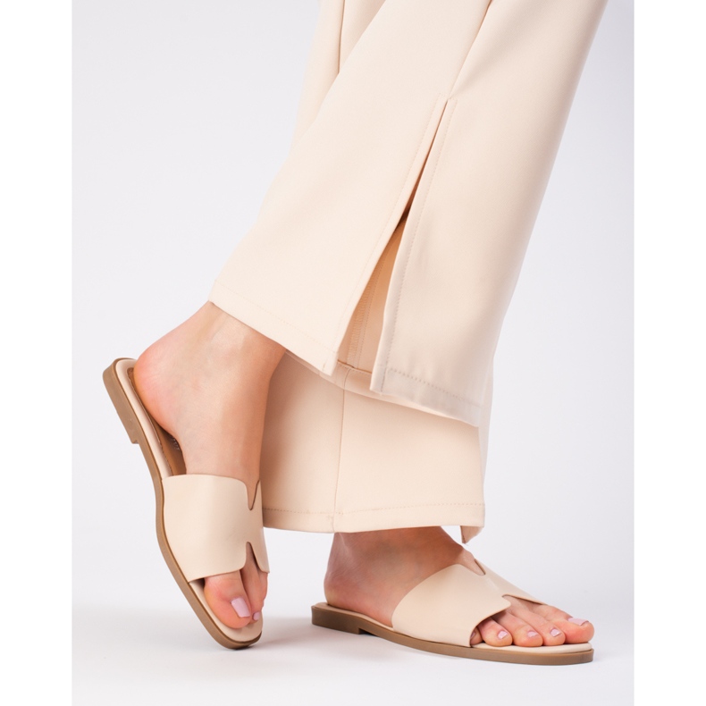 Bézs színű klasszikus papucs Shelovet öko bőrből 1