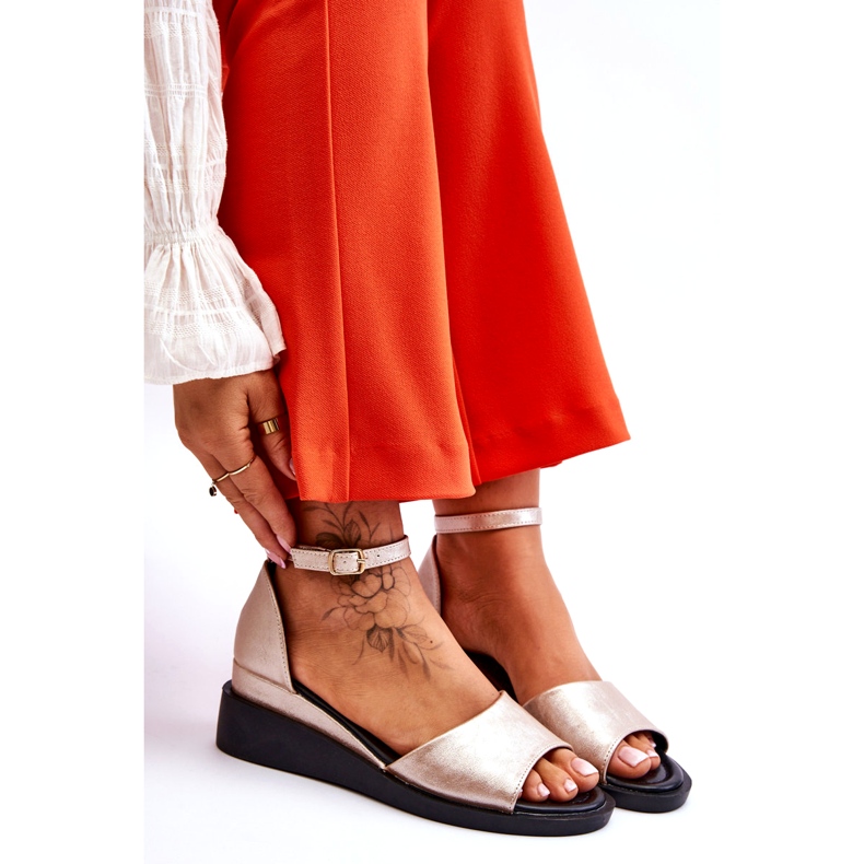 Vinceza Női klasszikus bőr szandál arany Truett aranysárga 4