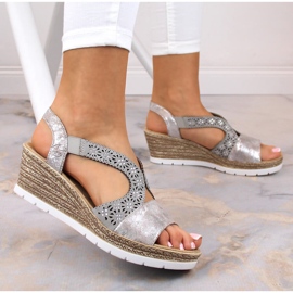 Kényelmes női felbújós szandál elasztikus Rieker 61916-91 sokszínű 2