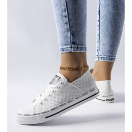 Vinceza fehér áttört tornacipő 1