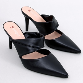 Charisse Fekete tűsarkú szandál 1