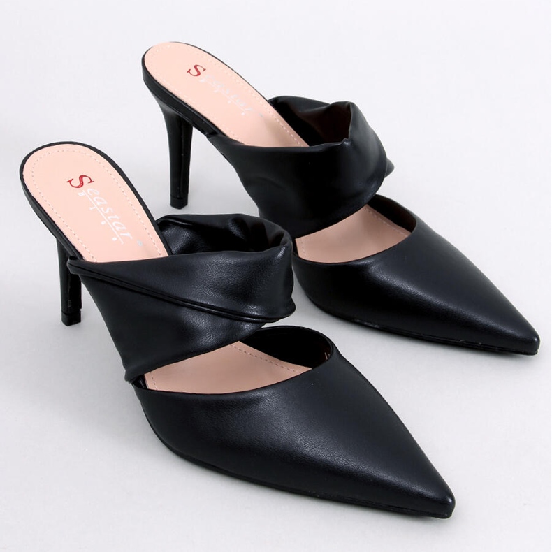 Charisse Fekete tűsarkú szandál 1