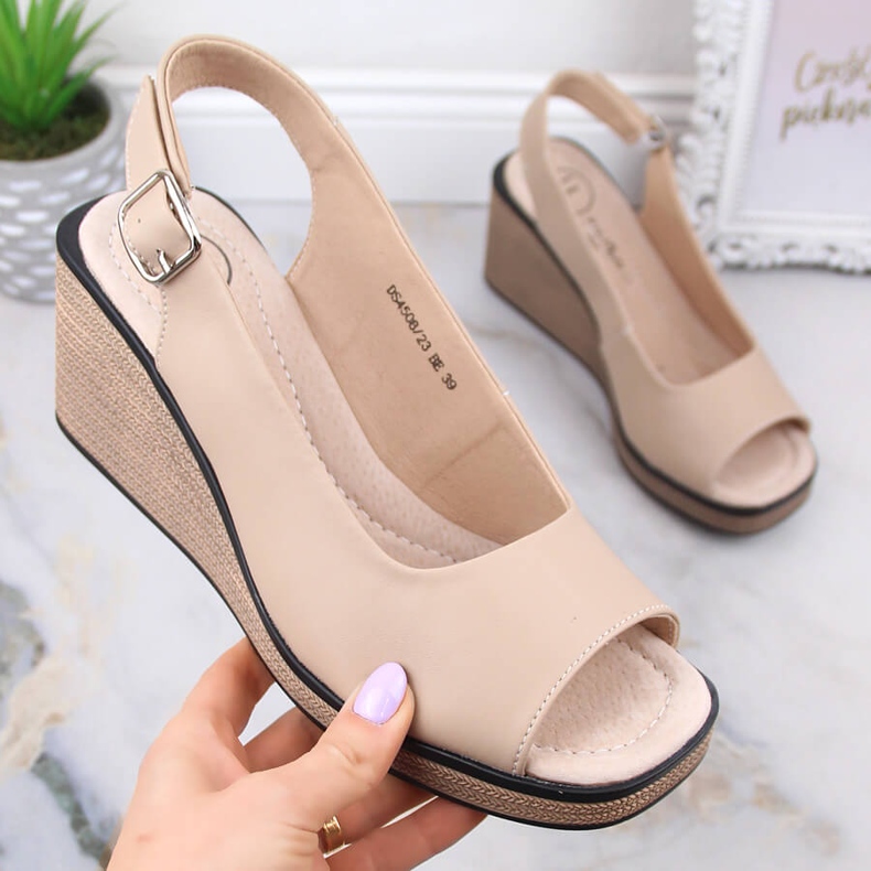 Kényelmes női bőr ékszandál Filippo DS4508 bézs 1