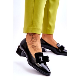 Vinceza Divatos lakkbőr pumpák Shira fekete dekoratív masnival 2