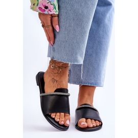 Elegáns lapos sarkú fekete termen 1