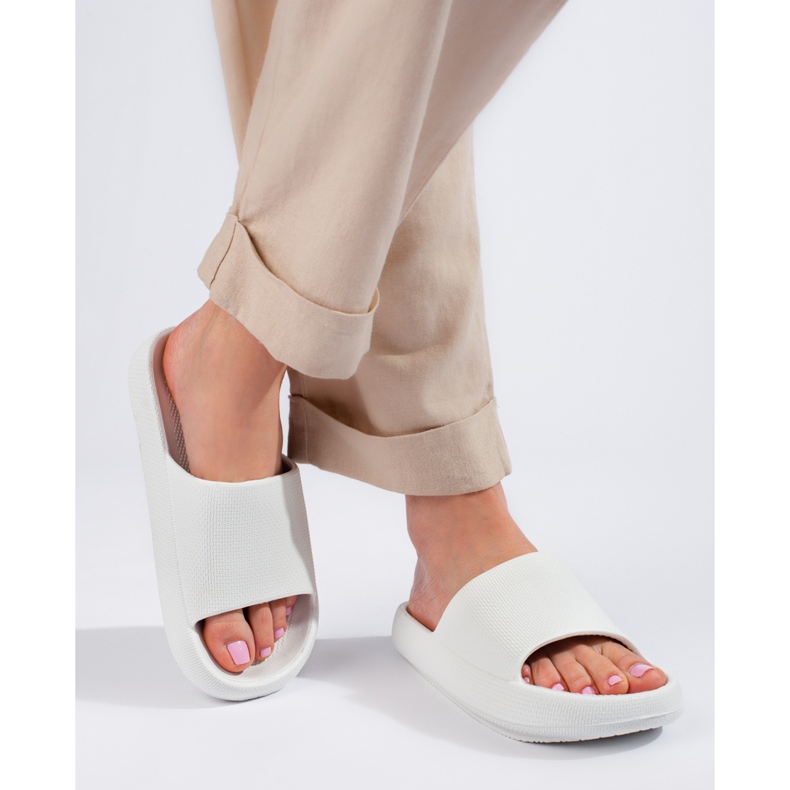 Női fehér sapkák Shelovet 1