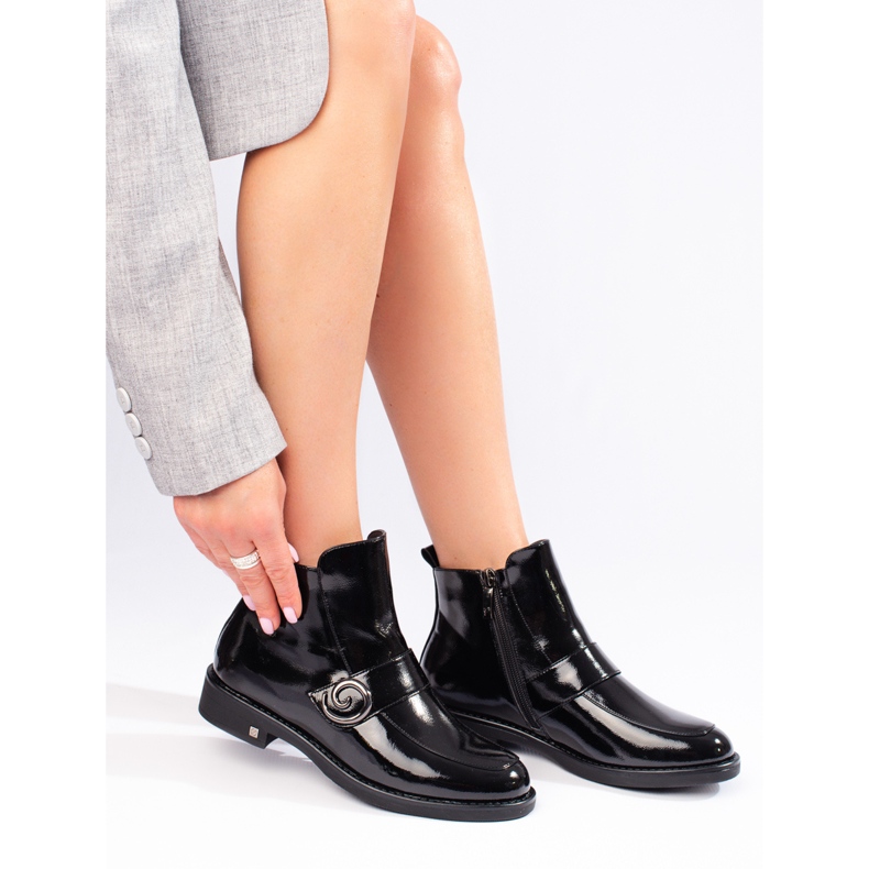 Fekete lakkozott csizma a W. Potockitól 1