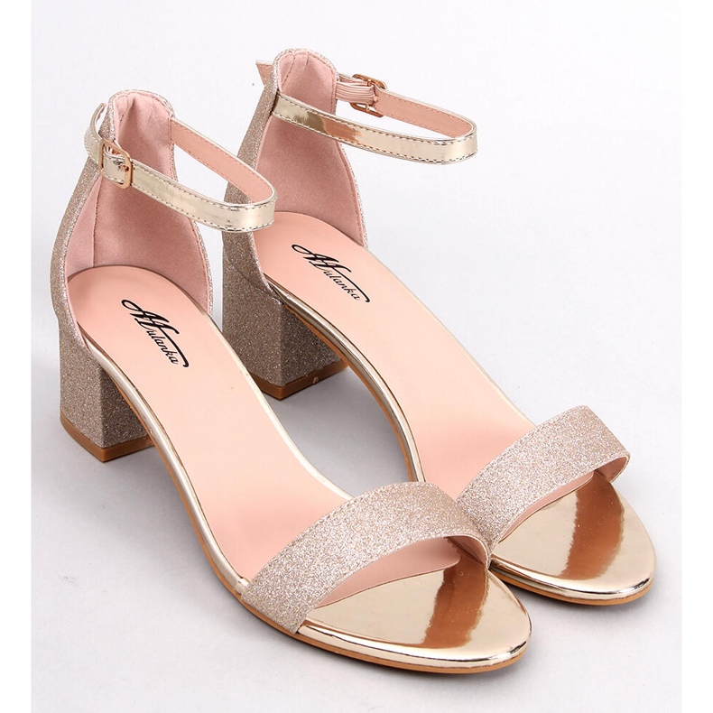 Costello Gold sarkú szandál aranysárga 1