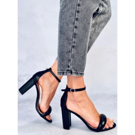 Jonah Black sarkú szandál fekete 1