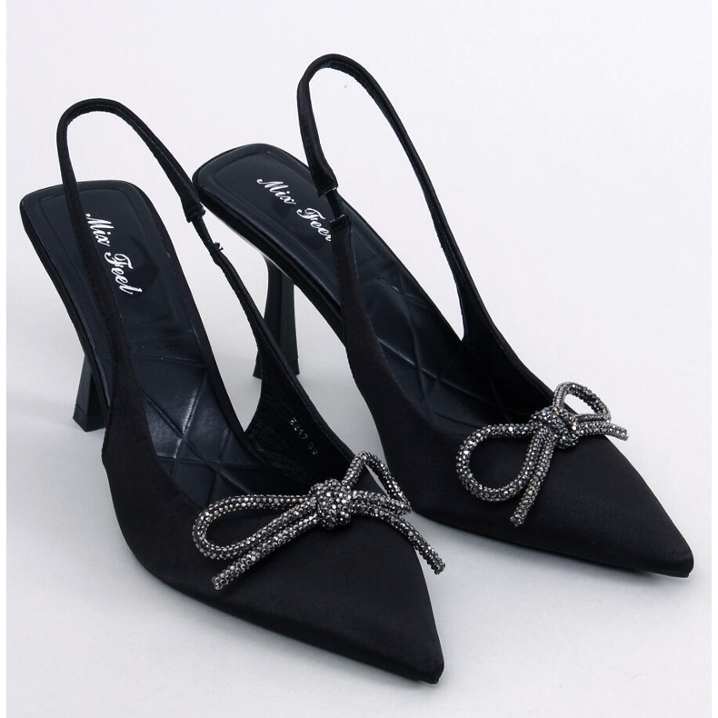 Hannah Black nyitott sarkú pumpák fekete 1