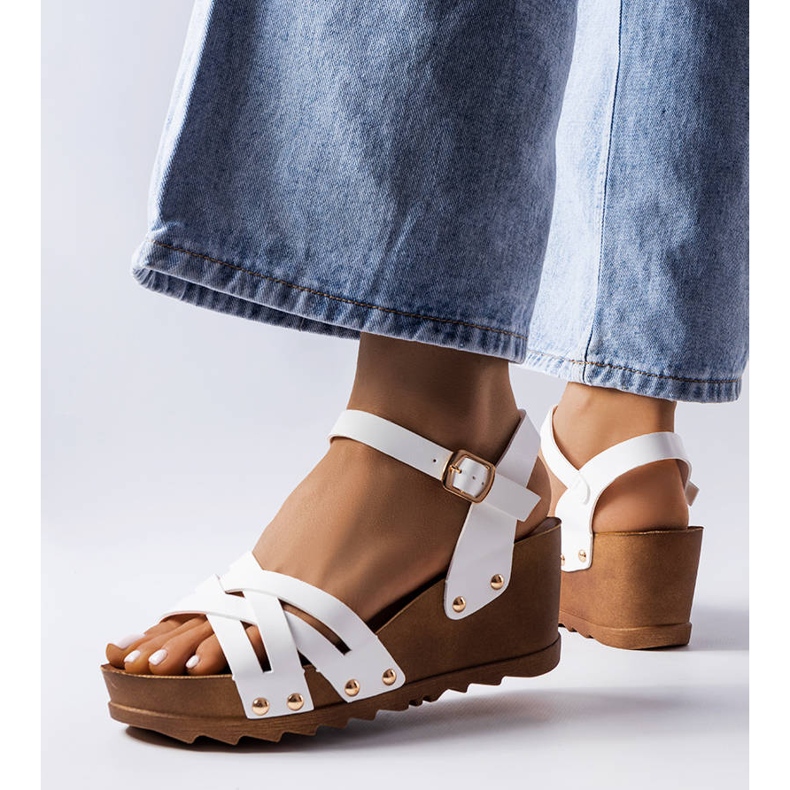 BM A márka fehér ékszandálja Audric 1