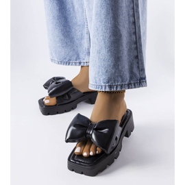 Seastar Fekete traktortalpú csúszdák a Bossétól 1 Seastar Fekete traktortalpú csúszdák a Bossétól 1