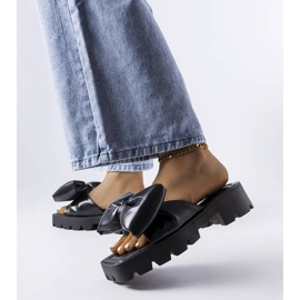 Seastar Fekete traktortalpú csúszdák a Bossétól 2 Seastar Fekete traktortalpú csúszdák a Bossétól 2