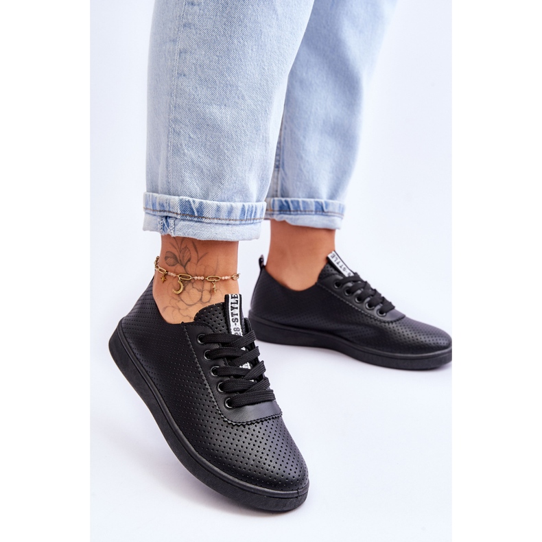 Női áttört fűzős tornacipő, fekete karinell fehér 2