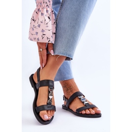 Női lapos szandál fekete bogyós díszítőpánttal 2