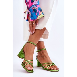 Divatos zöld Felisa magassarkú szandál 2
