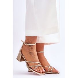 FB2 Divatos Golden Felisa magassarkú szandál aranysárga 1