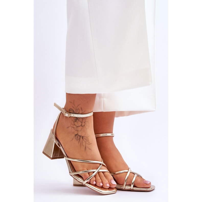 FB2 Divatos Golden Felisa magassarkú szandál aranysárga 1