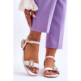 Fehér Mindley aranysarkú lapos szandál 1 Fehér Mindley aranysarkú lapos szandál 1