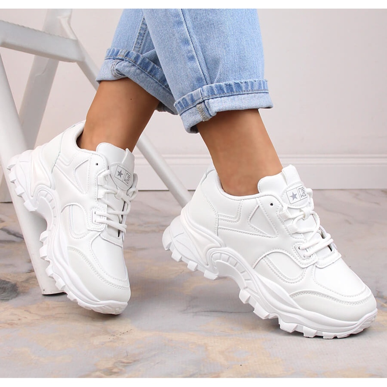 Női sportcipő a platformon fehér eVento 5465 1