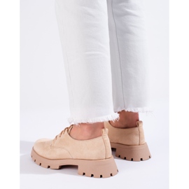 Fekete cipő vastag talppal a Shelovet márkától 1