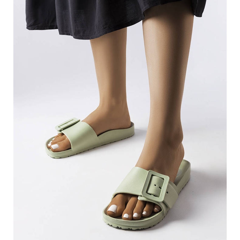 Zöld gumi csúszkák csattal a Nelmtől 1