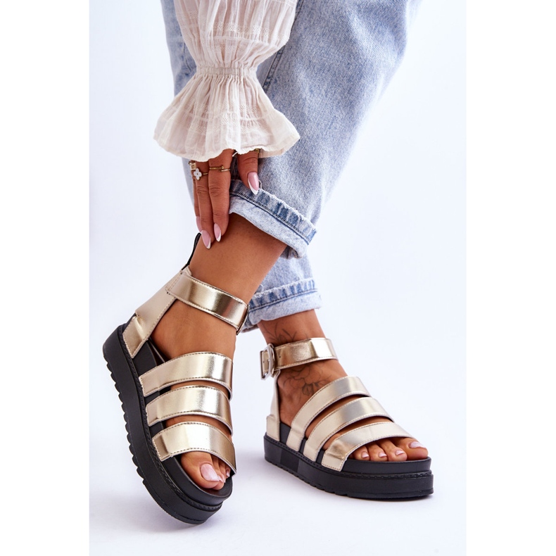 FM1 Szandál Egy Masszív Platformon Arany Lisszabon aranysárga 2