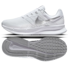 Futócipő Nike Run Swift 3 W DR2698 101 fehér 1