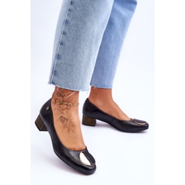 Bőr alacsony sarkú pumpák Maciejka 05960-01 Fekete 2