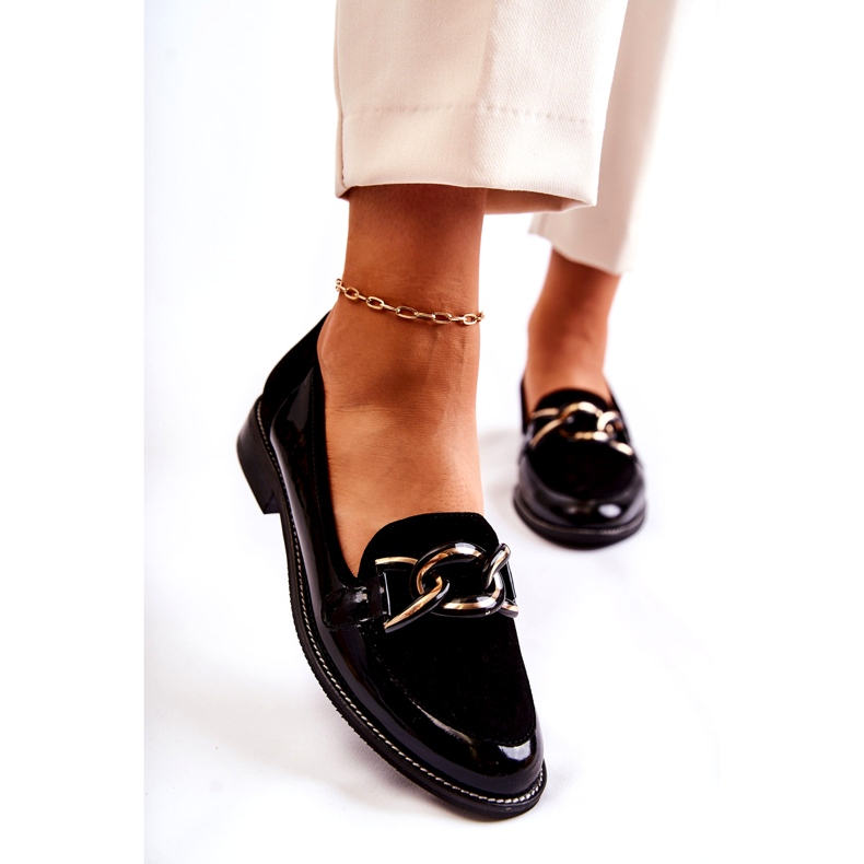 Klasszikus mokaszin lánccal Laura Messi 2531 fekete 3