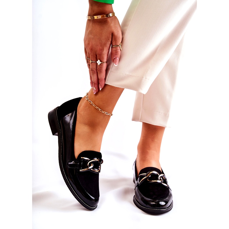 Klasszikus mokaszin lánccal Laura Messi 2531 fekete 1